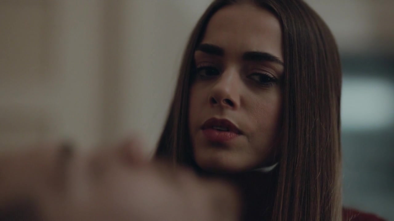 Кадры из сериала Внутри 18 серия 1 сезон (2016)
