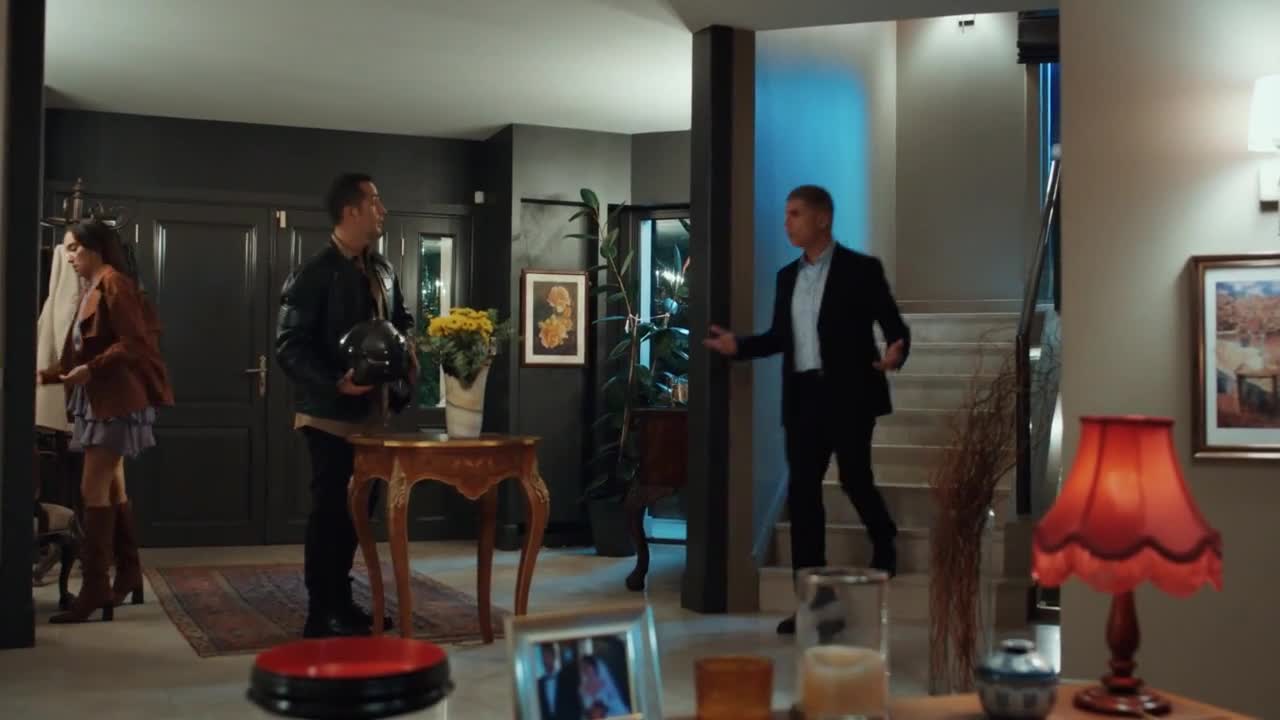 Кадры из сериала Красные бутоны 2 серия 1 сезон (2023)