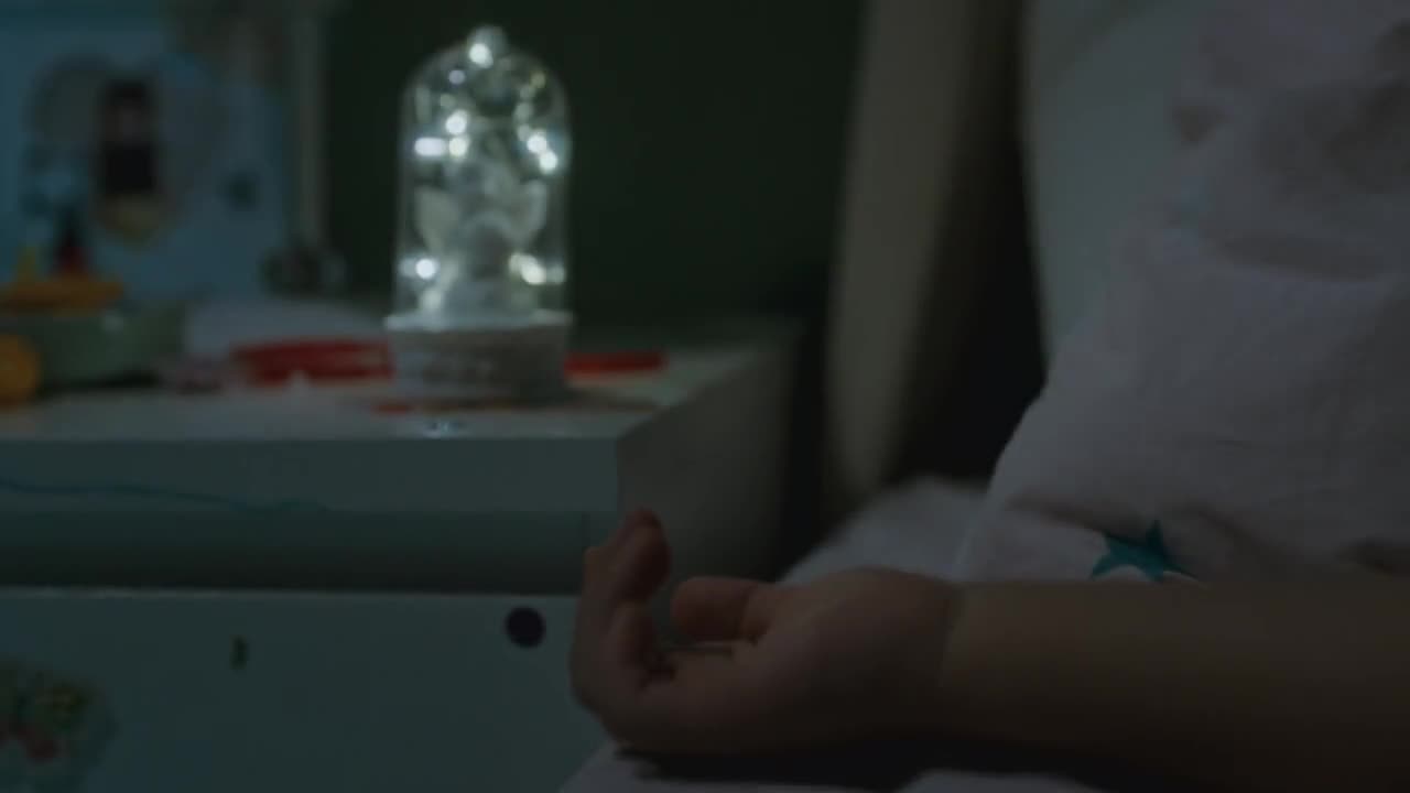Кадры из сериала Лгуньи со свечами (2021)