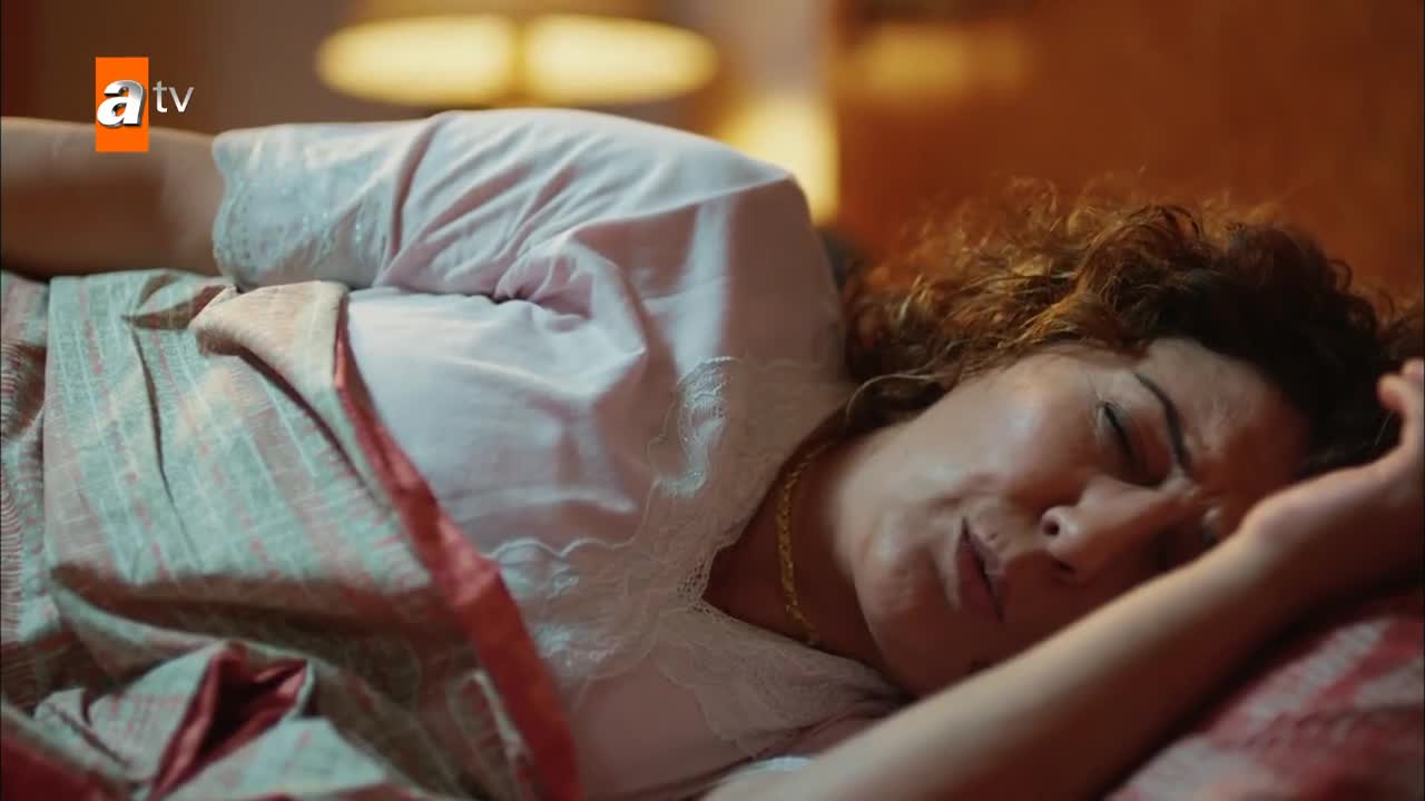 Кадры из сериала Моя молодость 2 серия 1 сезон (2020)
