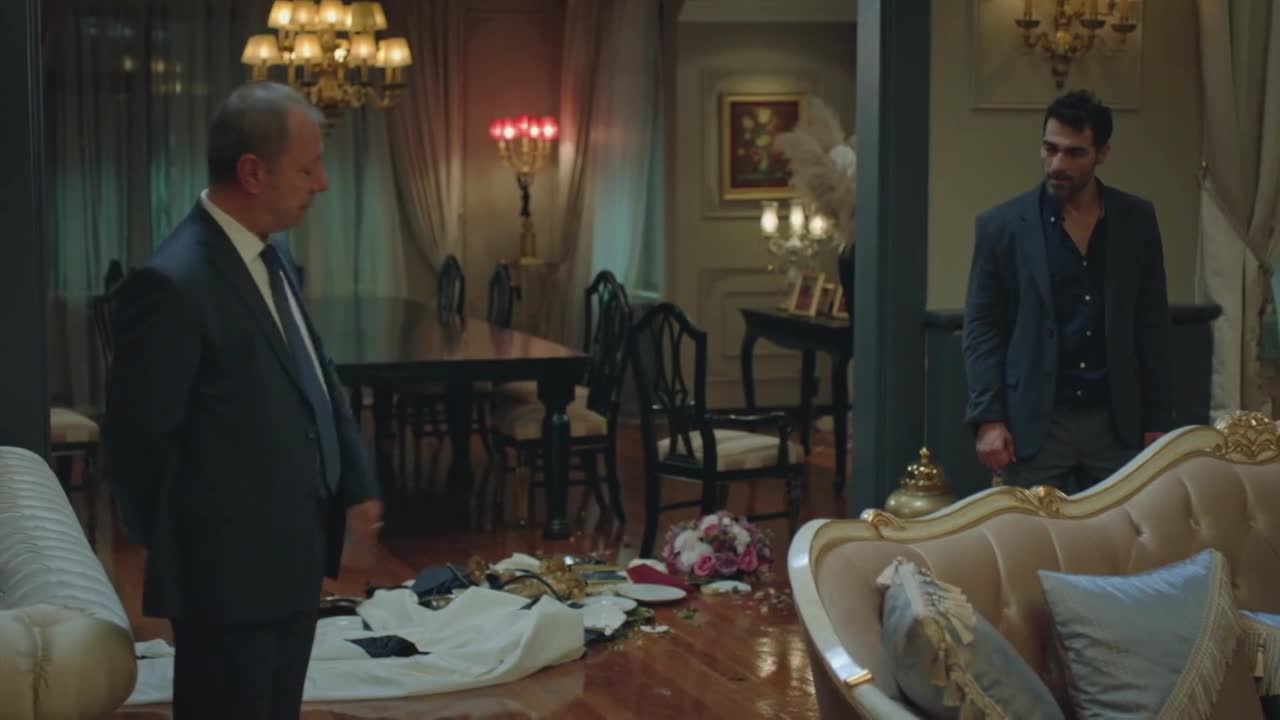 Кадры из сериала Азизе 3 серия 1 сезон (2019)