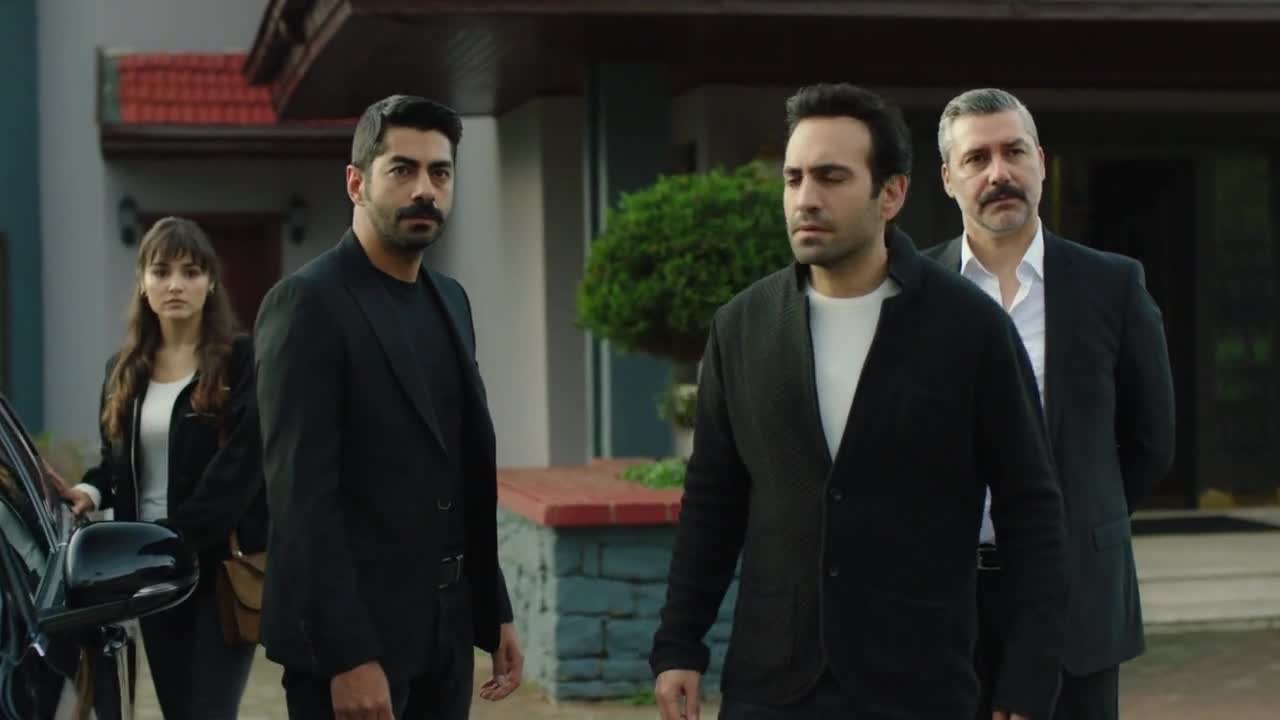 Кадры из сериала Азизе 8 серия 1 сезон (2019)