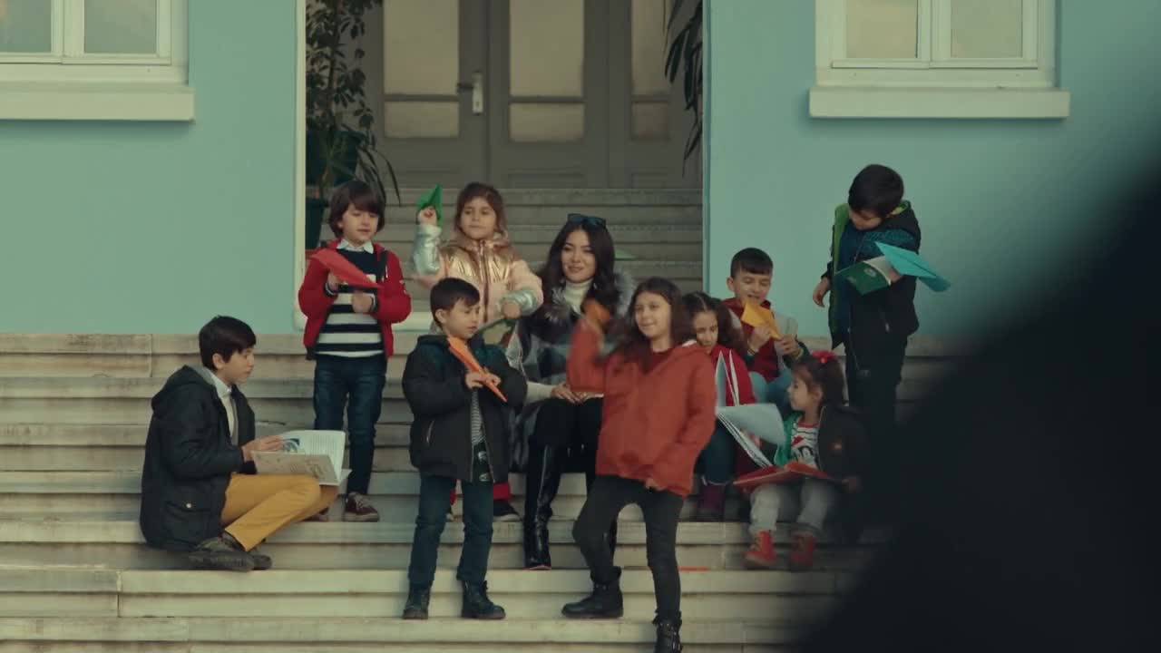 Кадры из сериала Новая жизнь 5 серия 1 сезон (2020)